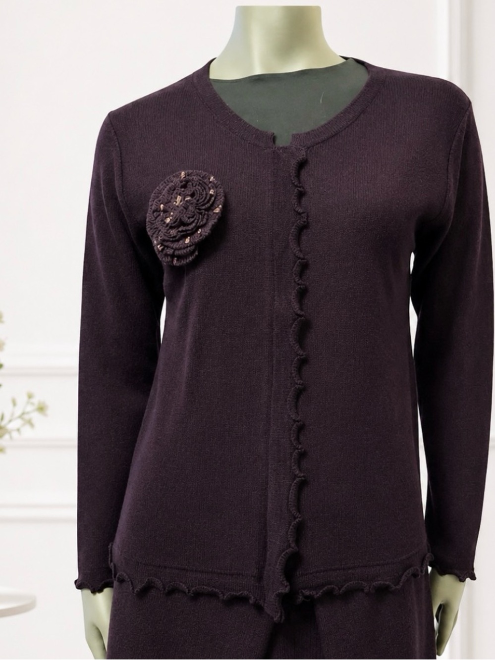 ANA NONZA Dark Brown Ruffle-Trim Zippered Cardigan with Floral Appliqué, Large,